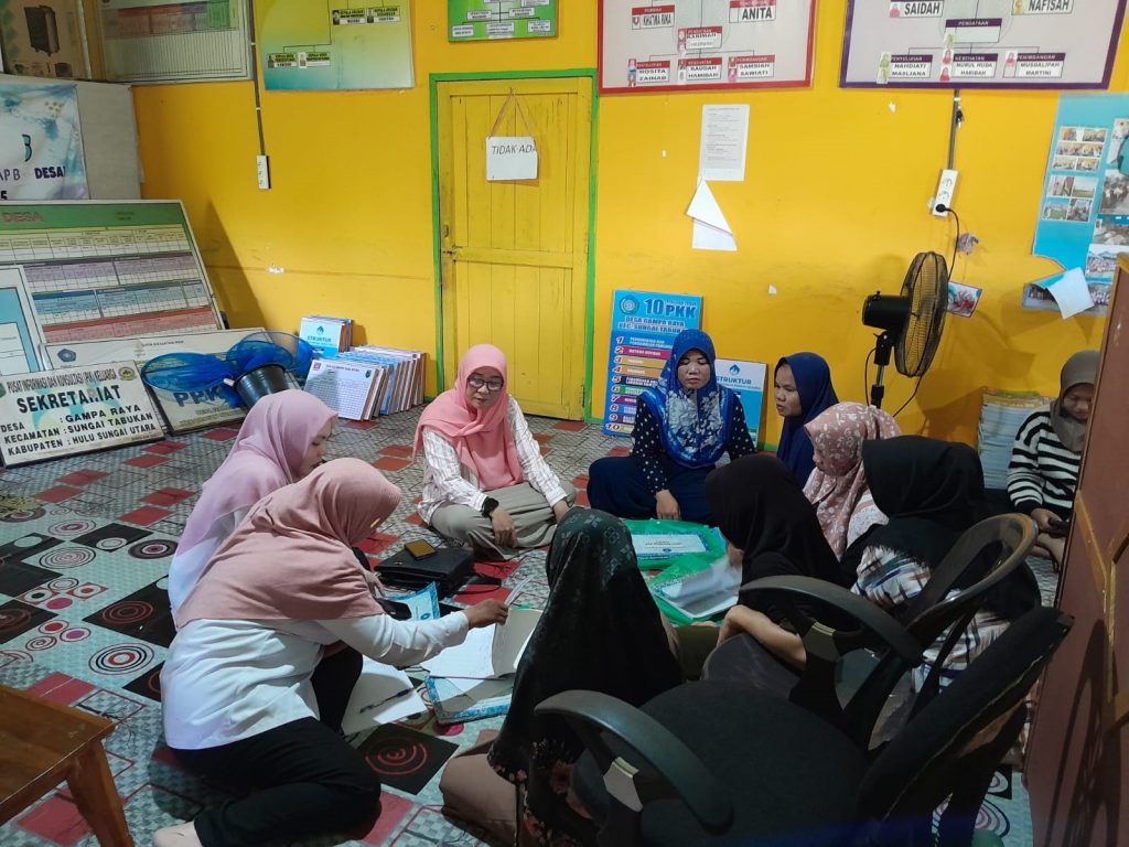 KETUA TIM PENGGERAK PKK KECAMATAN SUNGAI TABUKAN SAMBANGI DESA GAMPA RAYA
